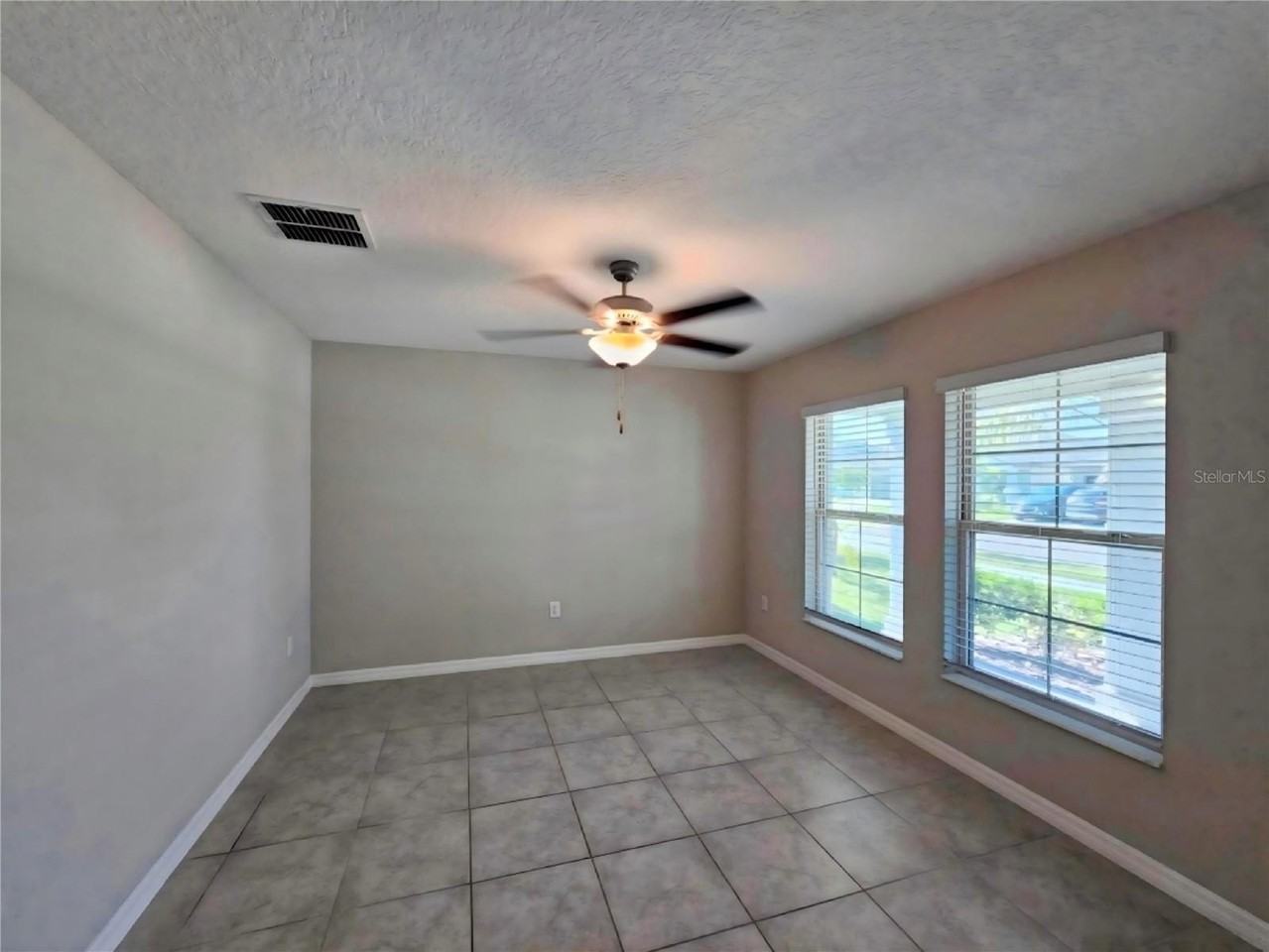 165 Rain Berry Ave - Photo 6 of 36