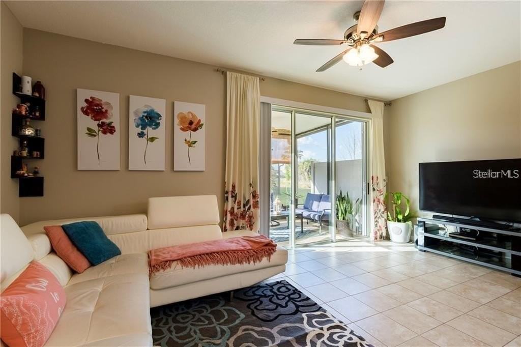 6959 Towne Lake Rd - Photo 3 of 26