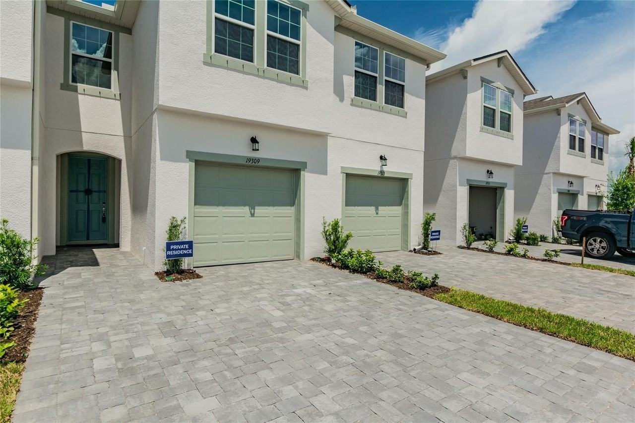 19309 Blue Pond Dr