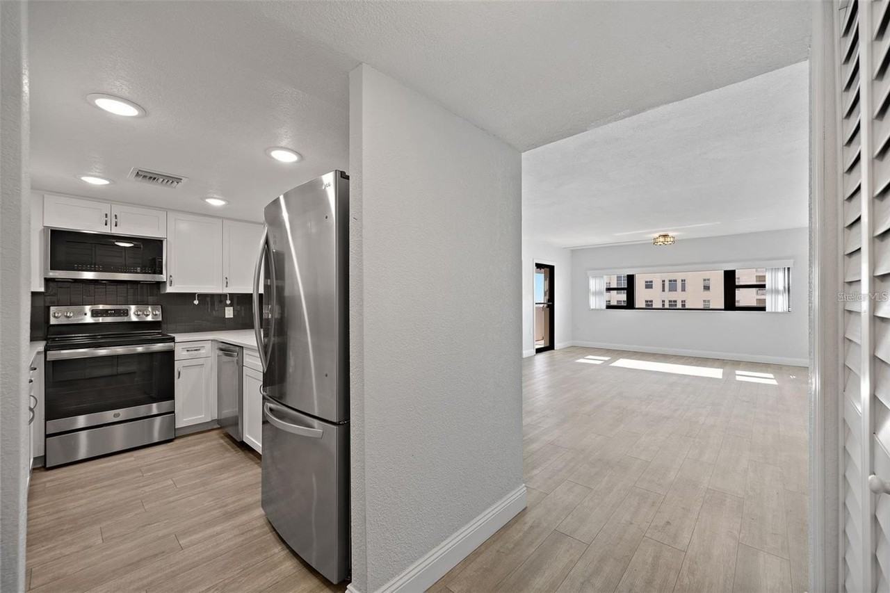 4141 Bayshore Blvd #1702 - Photo 3 of 29
