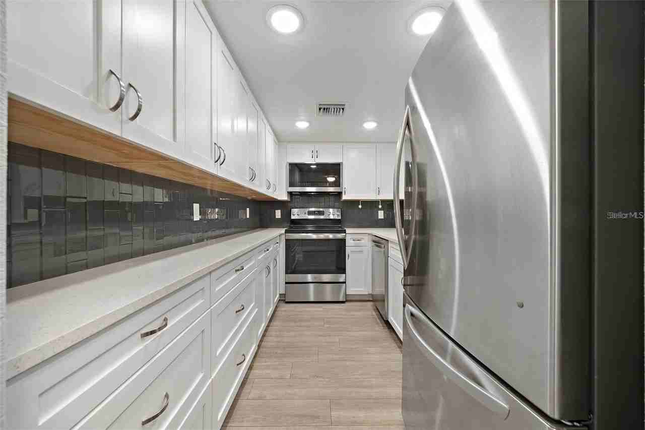 4141 Bayshore Blvd #1702 - Photo 4 of 29