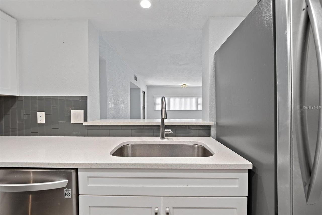 4141 Bayshore Blvd #1702 - Photo 6 of 29