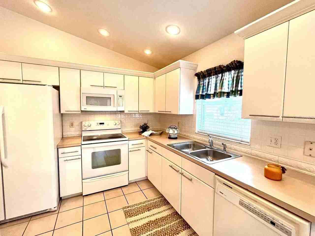 1485 Donegan Rd - Photo 3 of 13