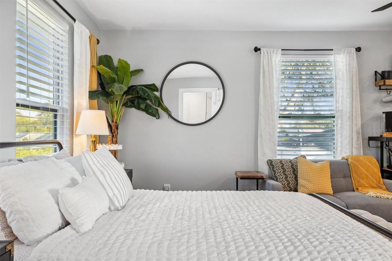 4015 10th Ave N #B - Photo 4 of 17