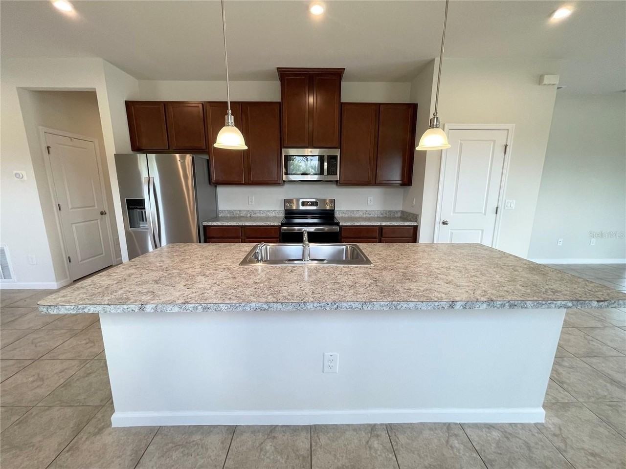 10668 Old Sycamore Loop - Photo 5 of 33