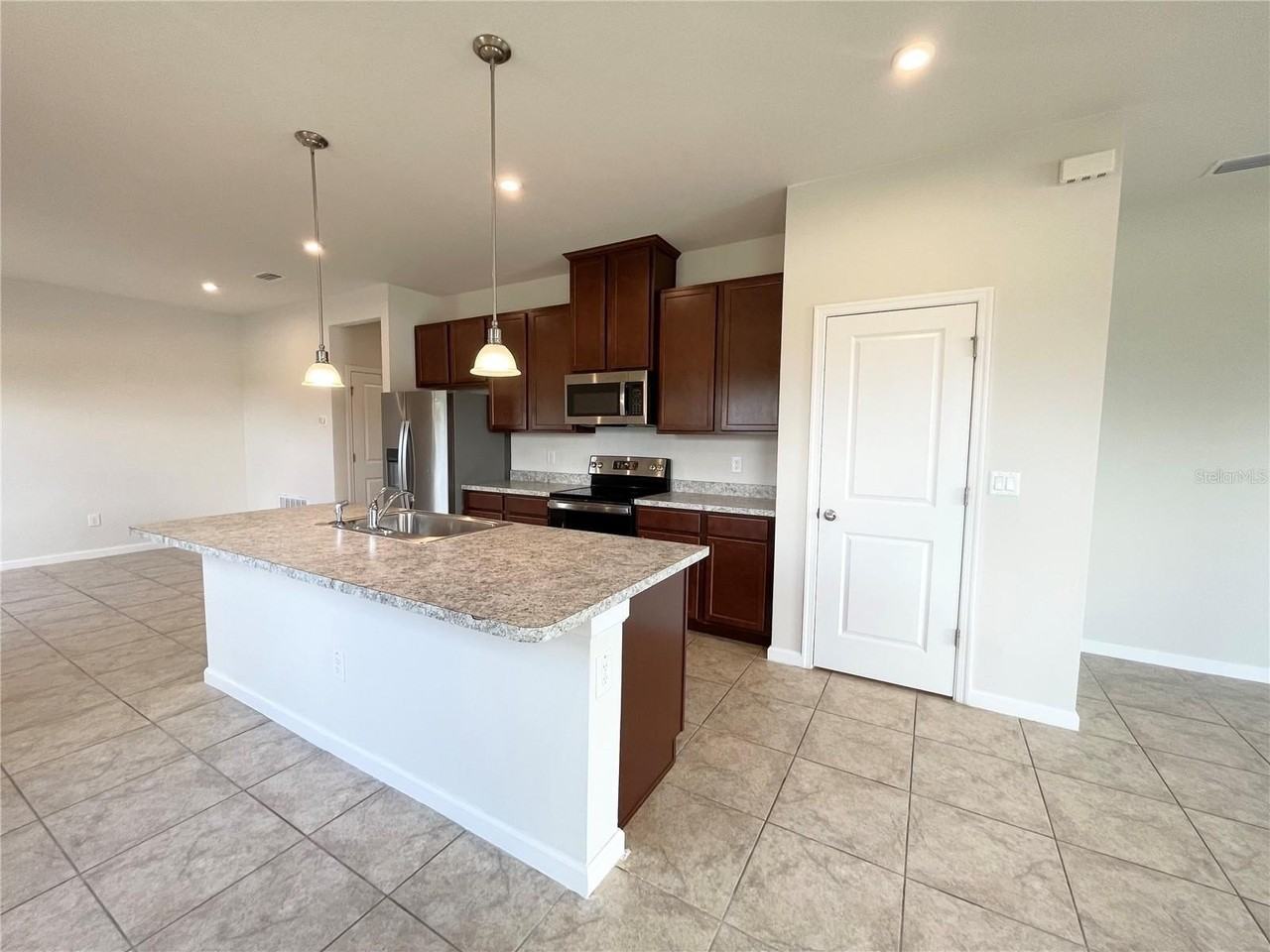 10668 Old Sycamore Loop - Photo 6 of 33