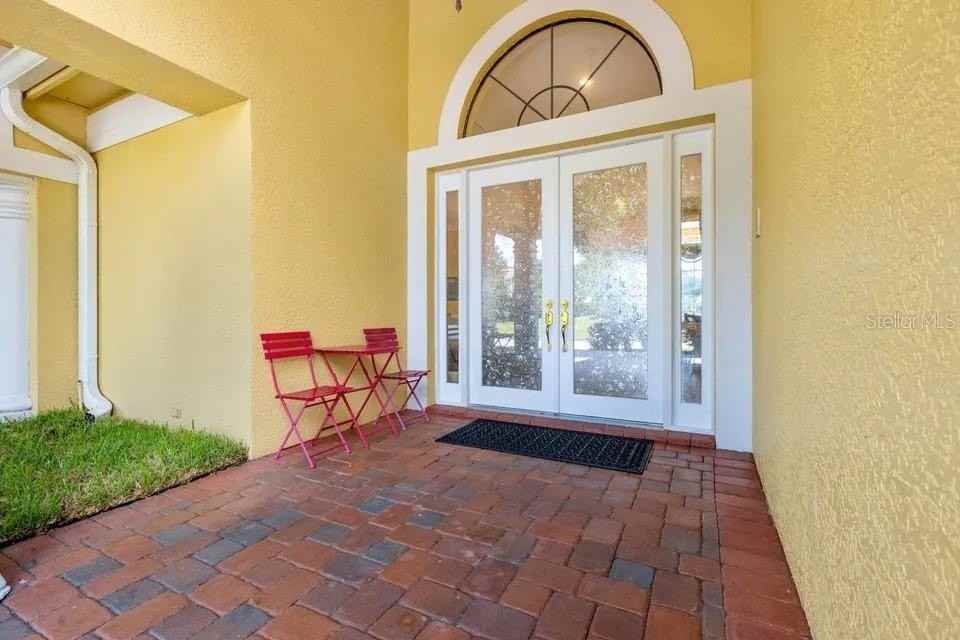 30324 Laurelwood Ln - Photo 5 of 50