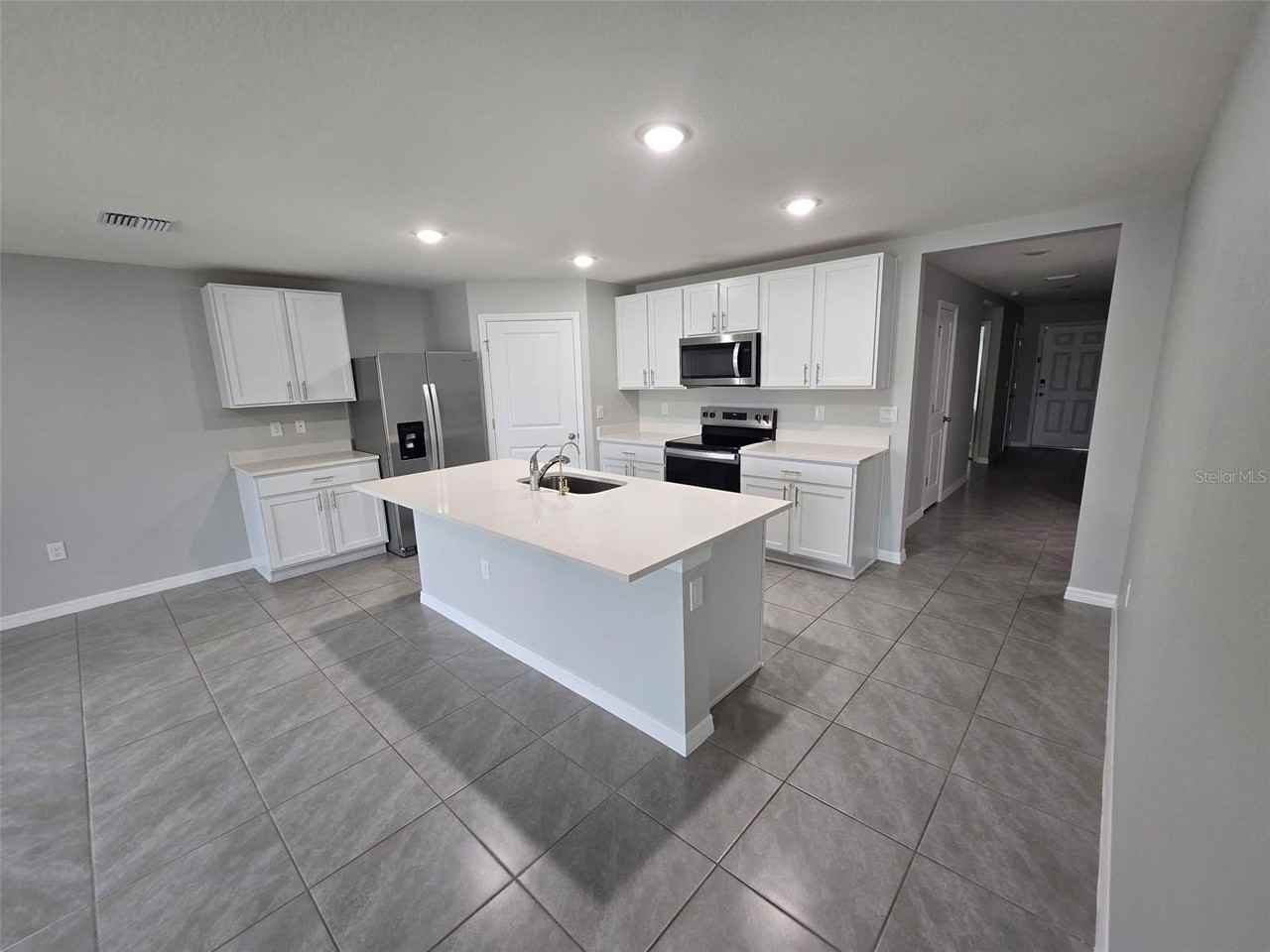 4703 Sw 85th Pl - Photo 4 of 19