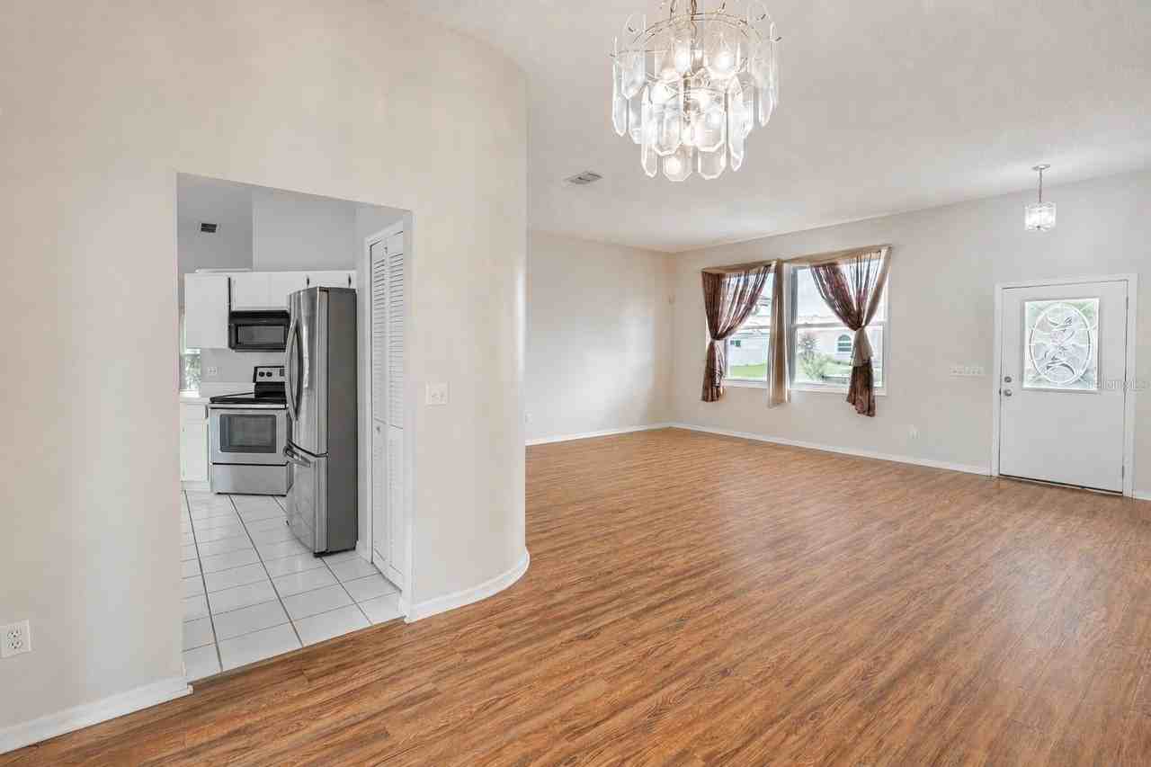 10435 Crestfield Dr - Photo 6 of 49