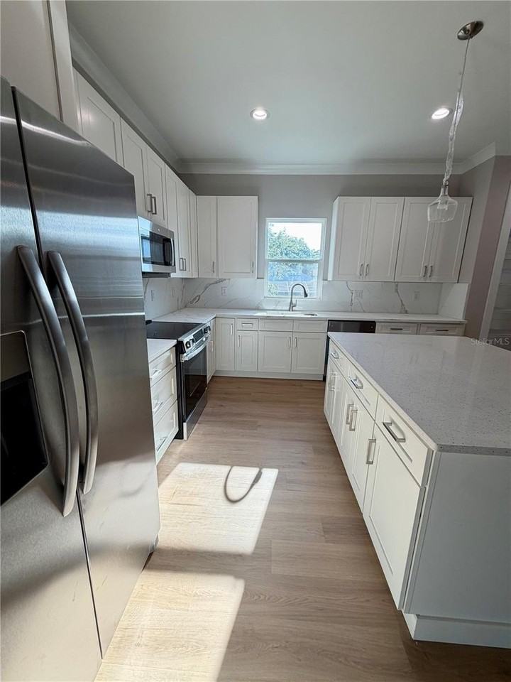 4314 W Gray St - Photo 5 of 17