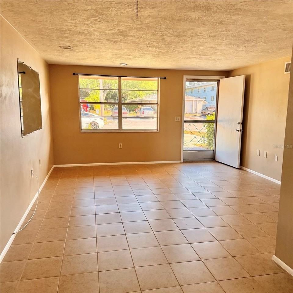 5401 Pasadena Dr - Photo 3 of 14