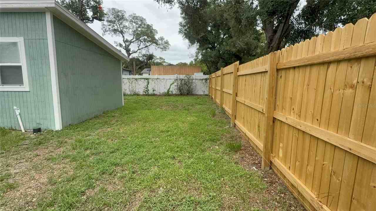 8623 N Willow Ave #B - Photo 4 of 14