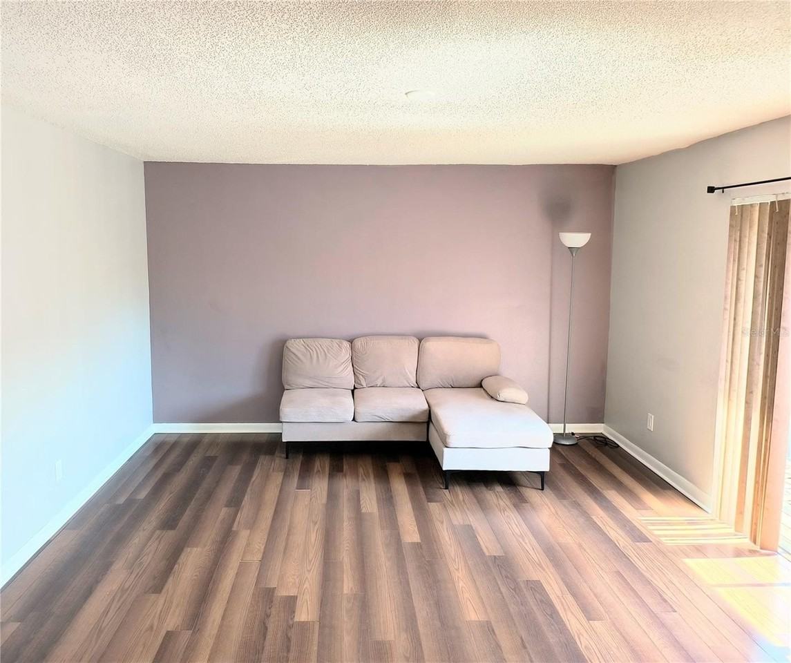 201 S Arrawana Ave #L - Photo 2 of 9