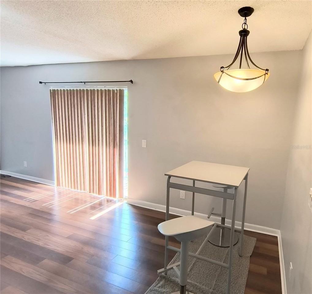 201 S Arrawana Ave #L - Photo 3 of 9