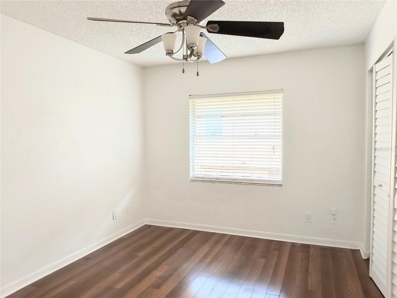 201 S Arrawana Ave #L - Photo 6 of 9