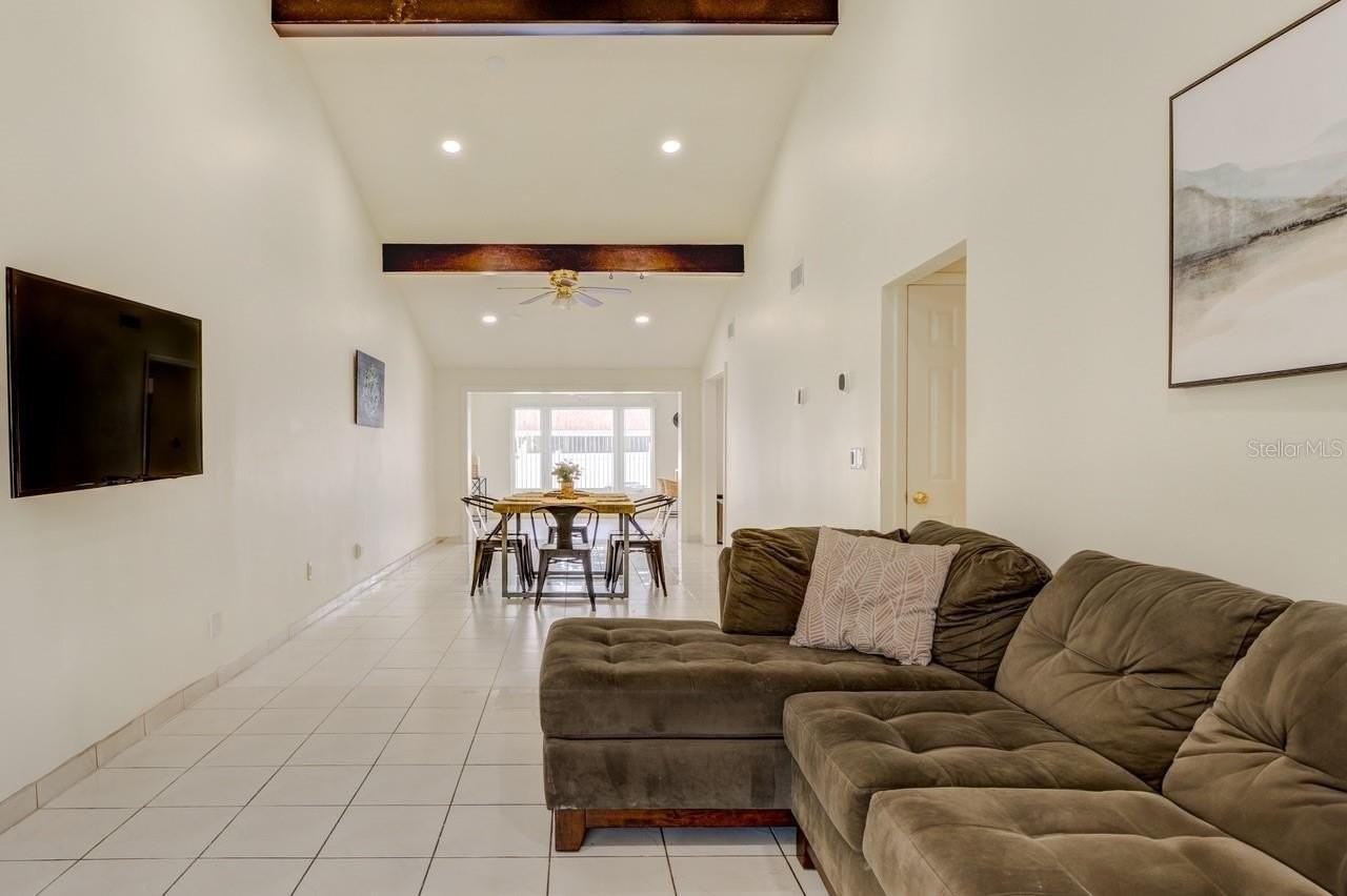 8541 Briar Grove Cir - Photo 5 of 40