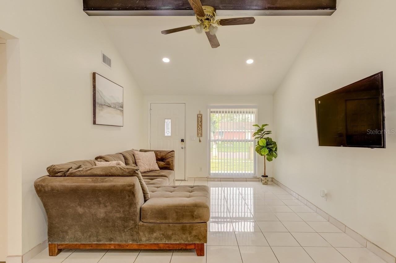 8541 Briar Grove Cir - Photo 6 of 40