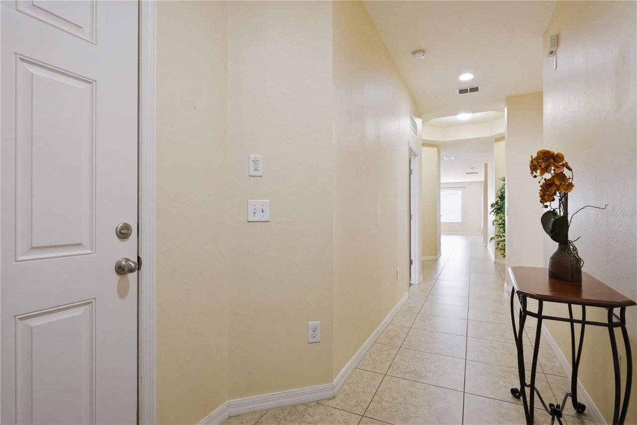 2211 Barracuda Ct - Photo 3 of 37