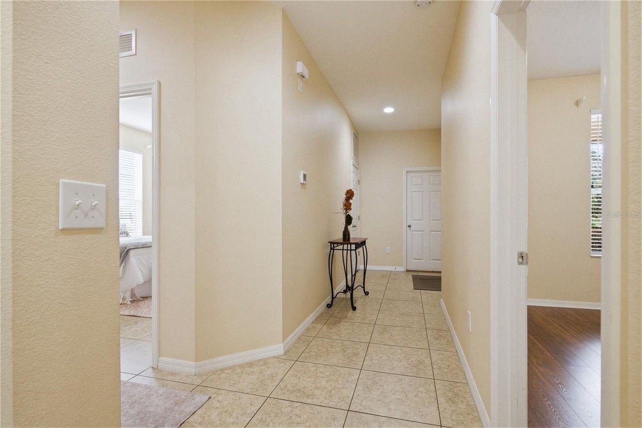 2211 Barracuda Ct - Photo 4 of 37