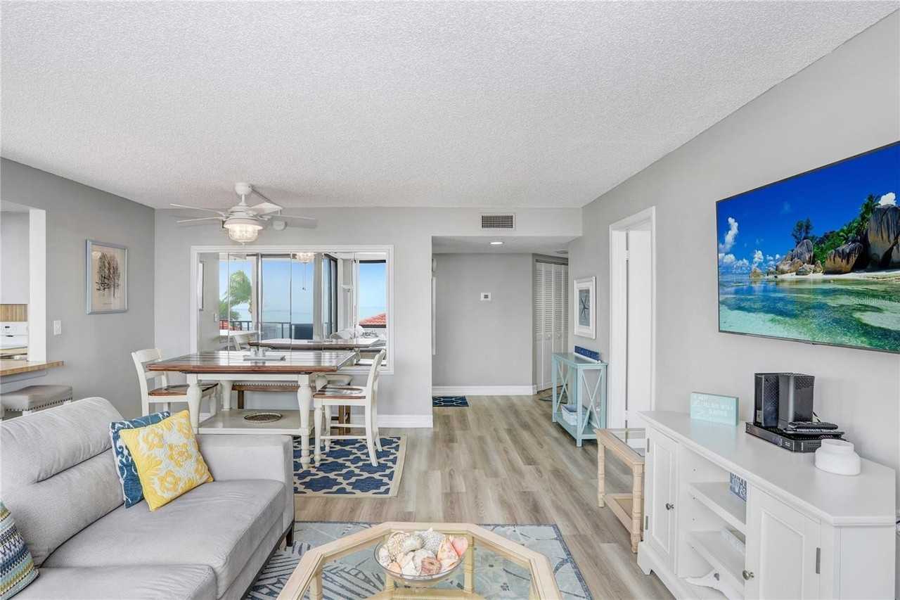 6104 Palma Del Mar Blvd S #302 - Photo 7 of 43