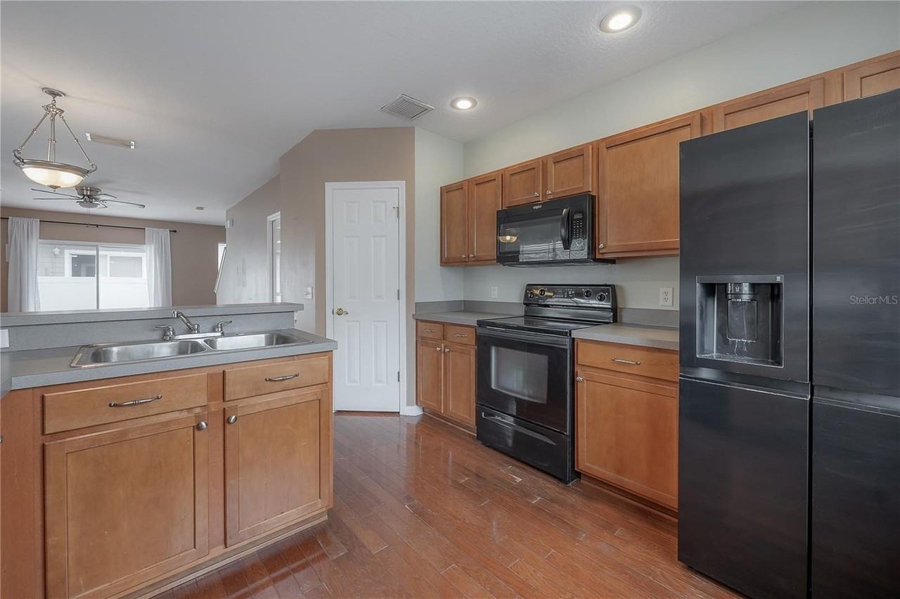 4951 Elizabeth Anne Cir - Photo 4 of 15