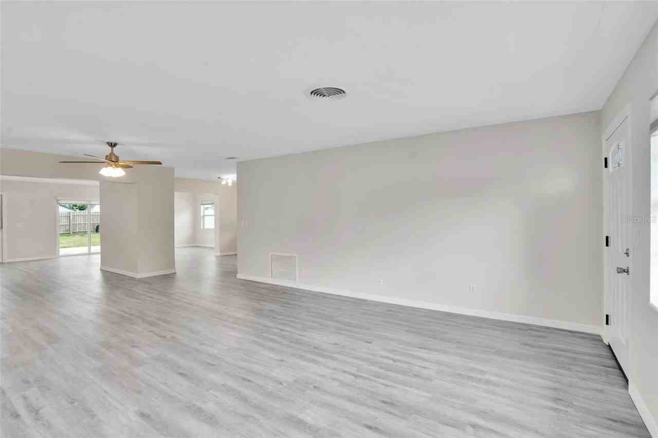 4550 16th Ave N - Photo 4 of 50