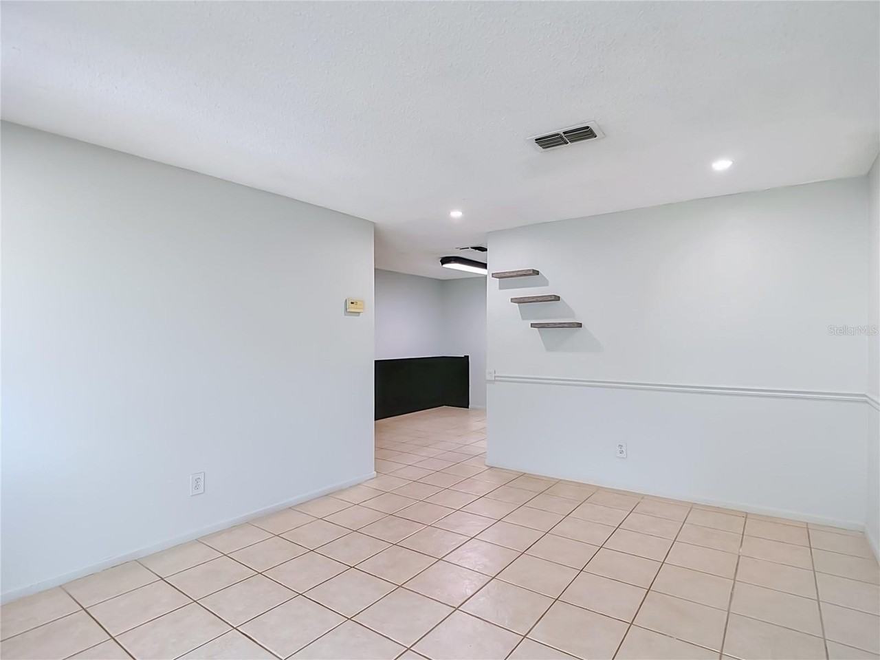 7916 Woodgrove Cir - Photo 5 of 35
