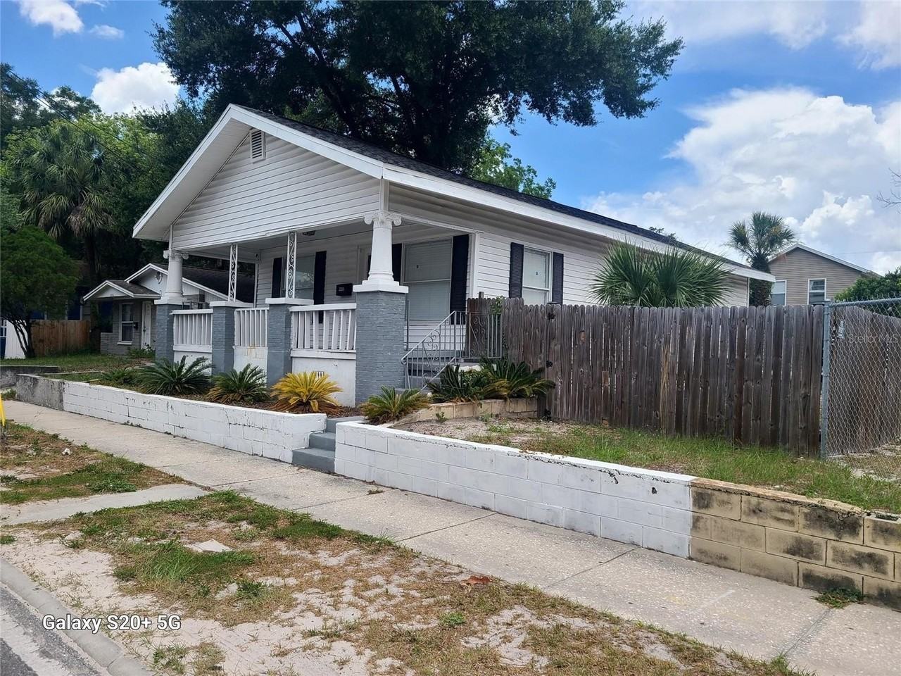 2220 E 17th Ave - Photo 2 of 14