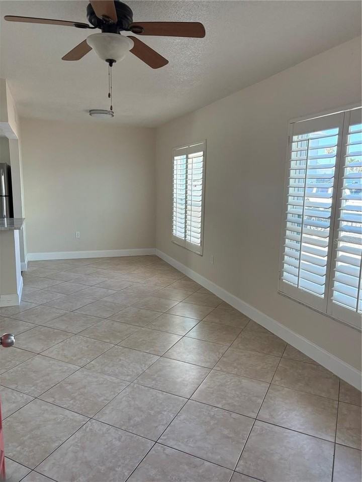 555 69th Ave #1 - Photo 4 of 20