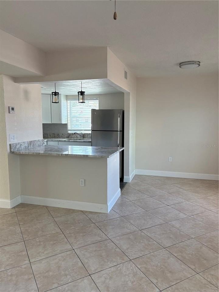 555 69th Ave #1 - Photo 5 of 20