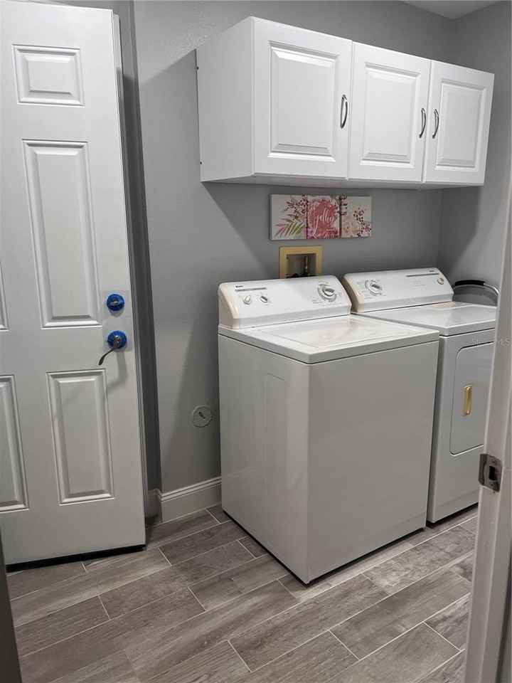 3460 Bellericay Ln - Photo 4 of 22