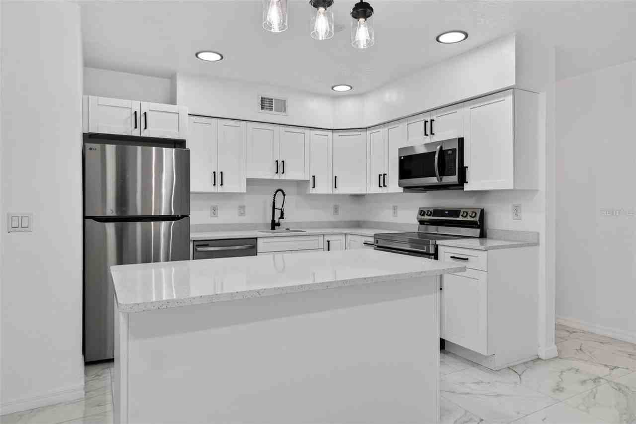 2801 45th St S - Photo 3 of 21