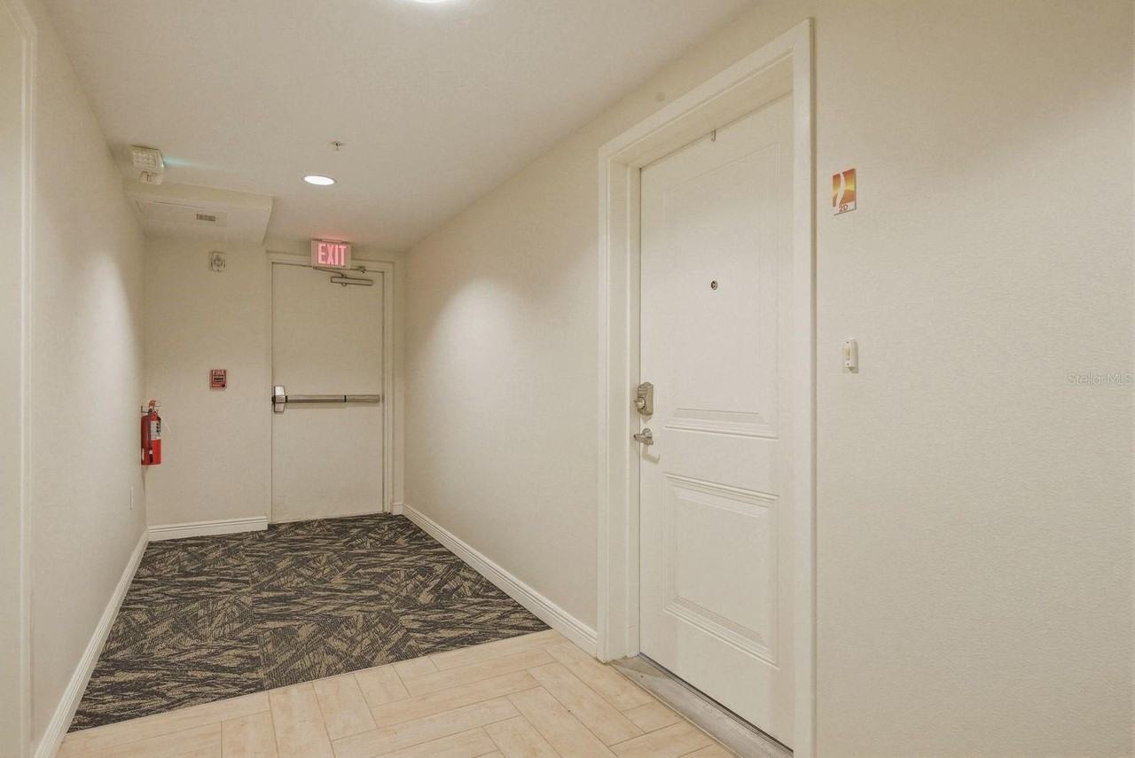223 Island Way #2D - Photo 5 of 48
