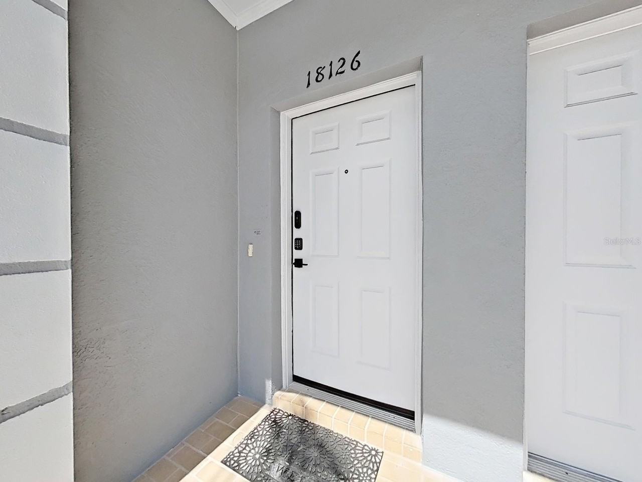 18126 Paradise Point Dr - Photo 4 of 37