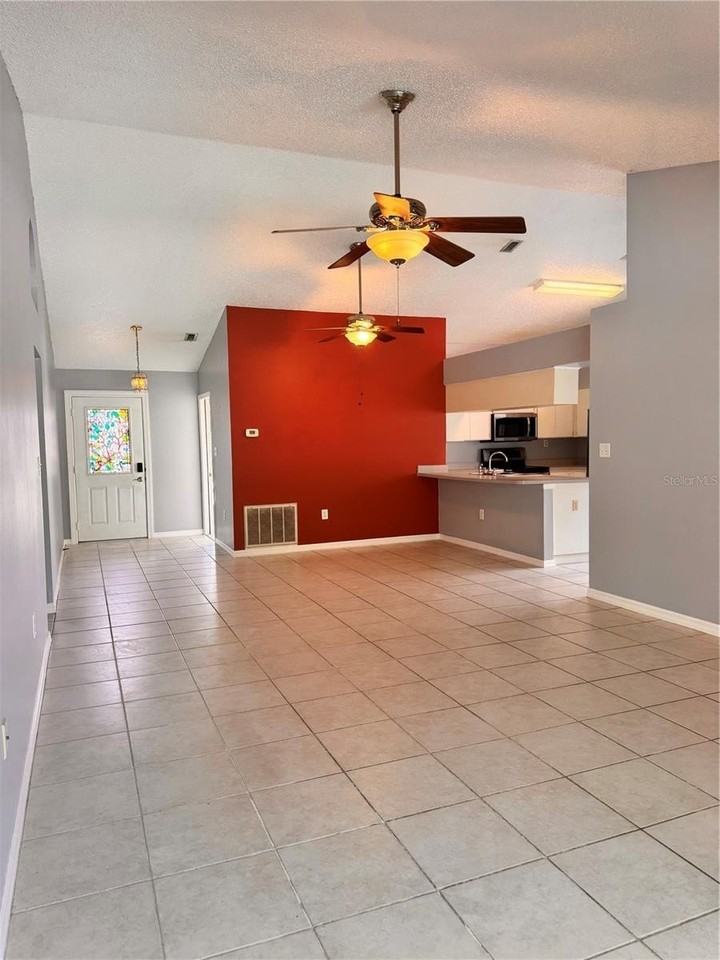 2070 Sarah Louise Dr - Photo 6 of 40