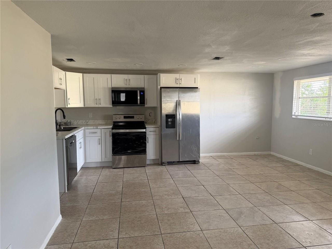 3009 W Waters Ave - Photo 2 of 8