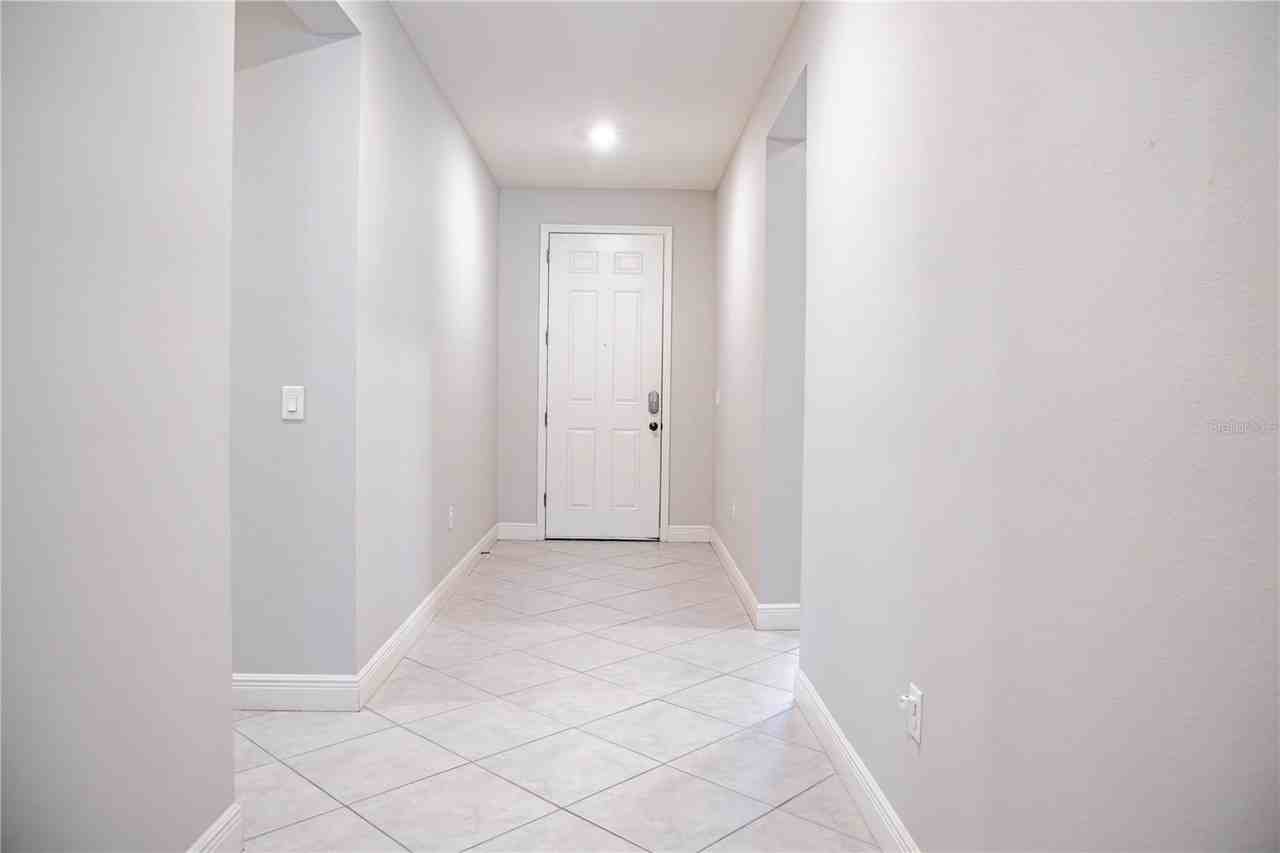10452 Laguna Plains Dr - Photo 2 of 21