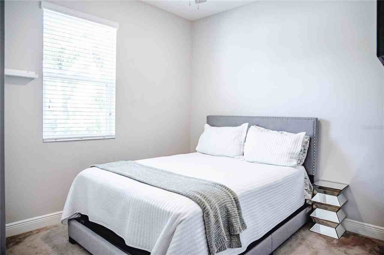 10452 Laguna Plains Dr - Photo 3 of 21
