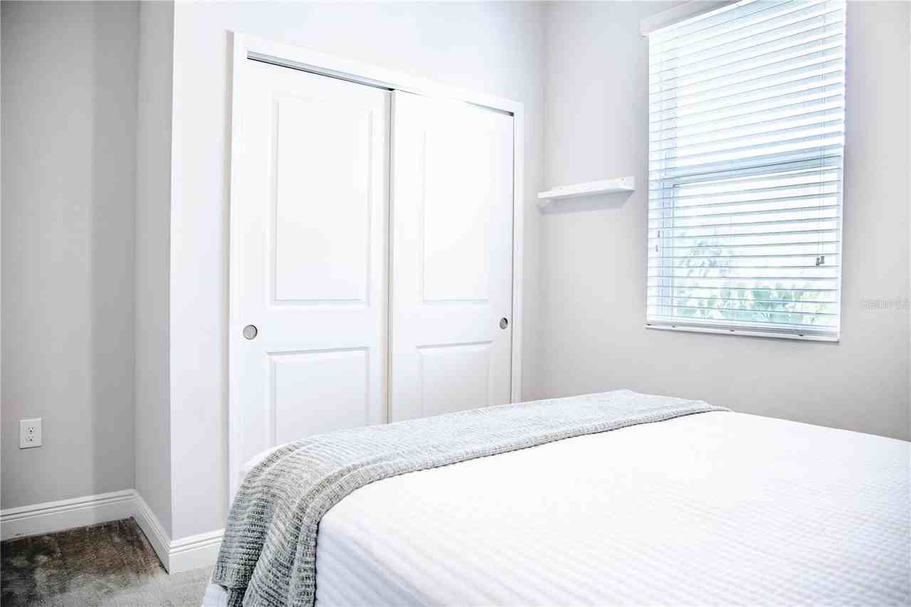 10452 Laguna Plains Dr - Photo 4 of 21
