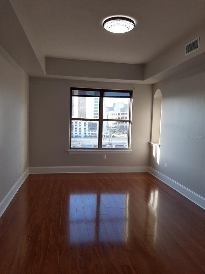 275 Bayshore Blvd #904 - Photo 4 of 10