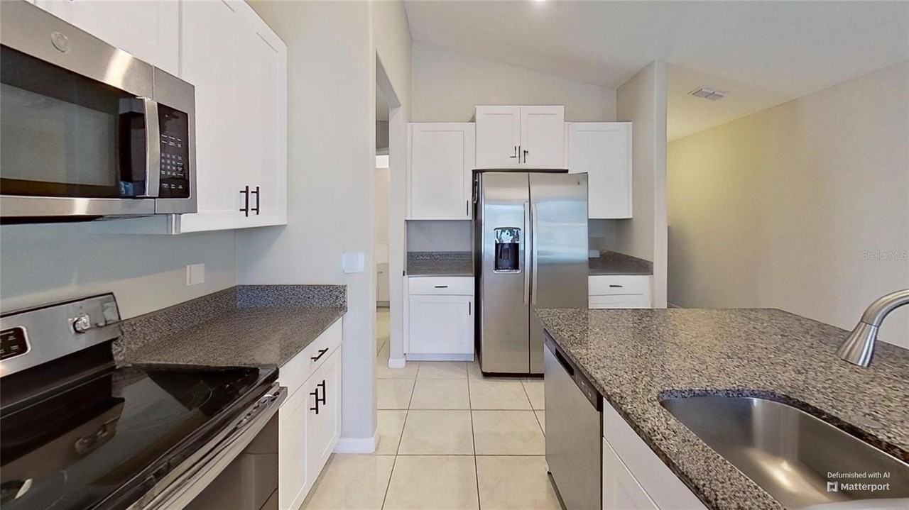 16761 Delia St - Photo 5 of 24