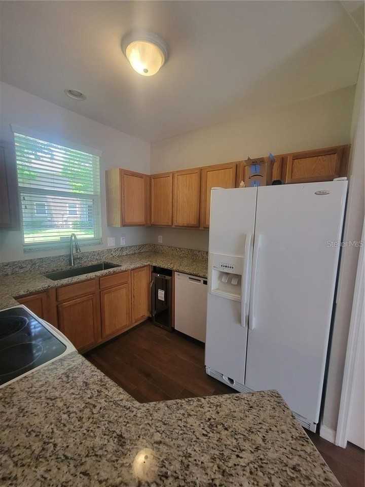 2221 Golden Oak Ln - Photo 2 of 18