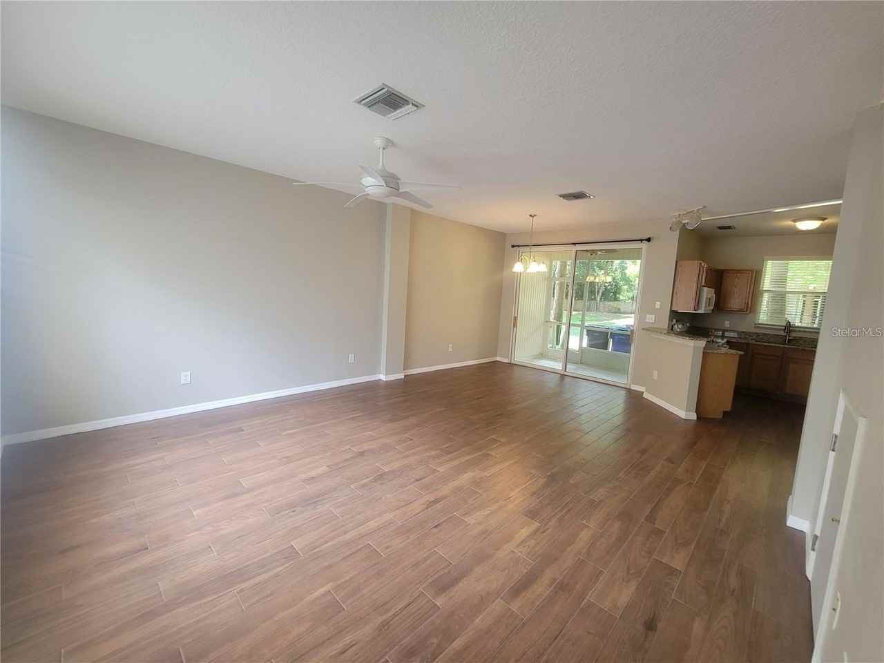 2221 Golden Oak Ln - Photo 6 of 18