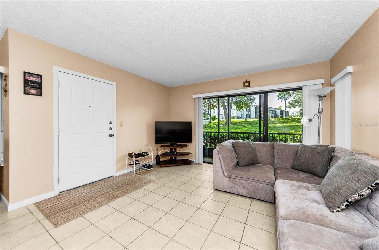 2575 Pine Ridge Way S #E1 - Photo 4 of 25
