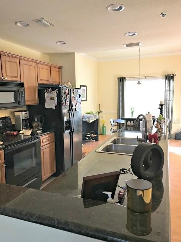 105 S Sherrill St - Photo 7 of 17