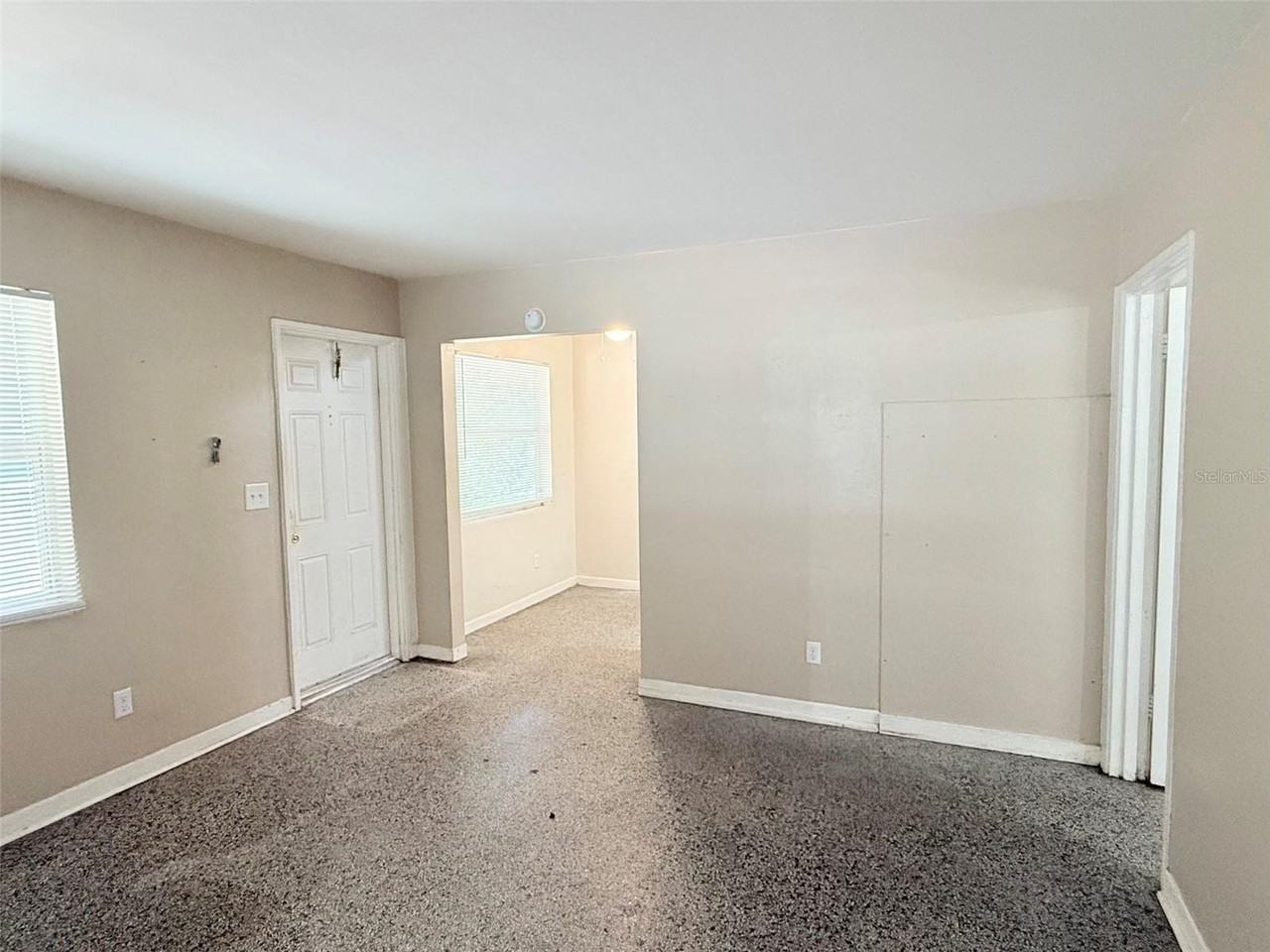 1304 Browning St - Photo 4 of 15