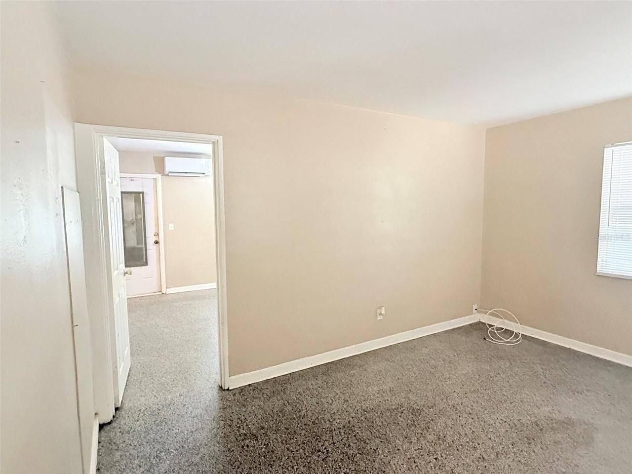 1304 Browning St - Photo 5 of 15
