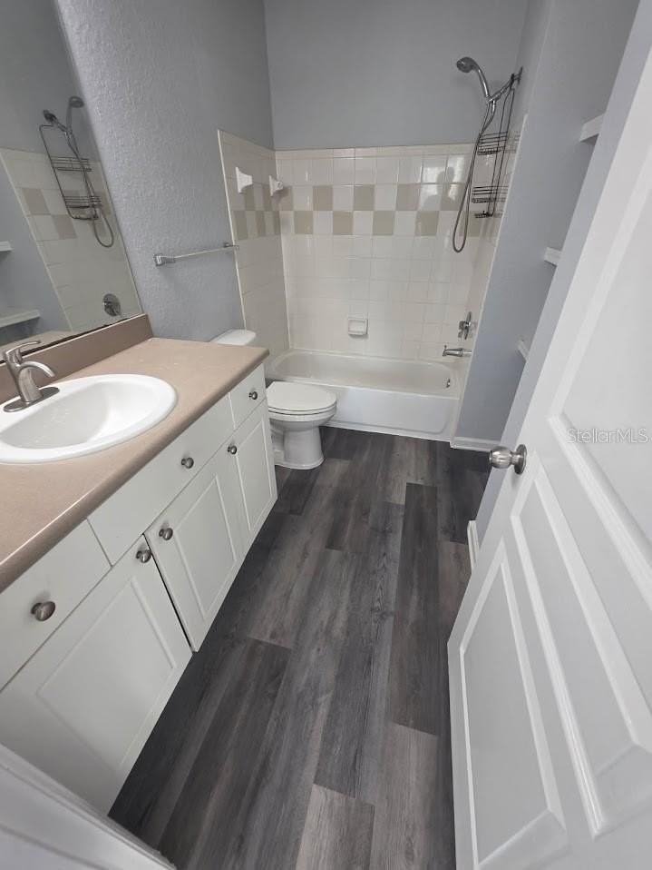 9401 Crescent Loop Cir #203 - Photo 7 of 15