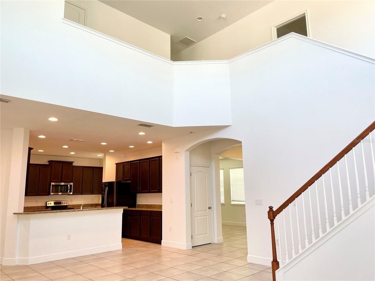 7952 Hampton Lake Dr - Photo 3 of 19