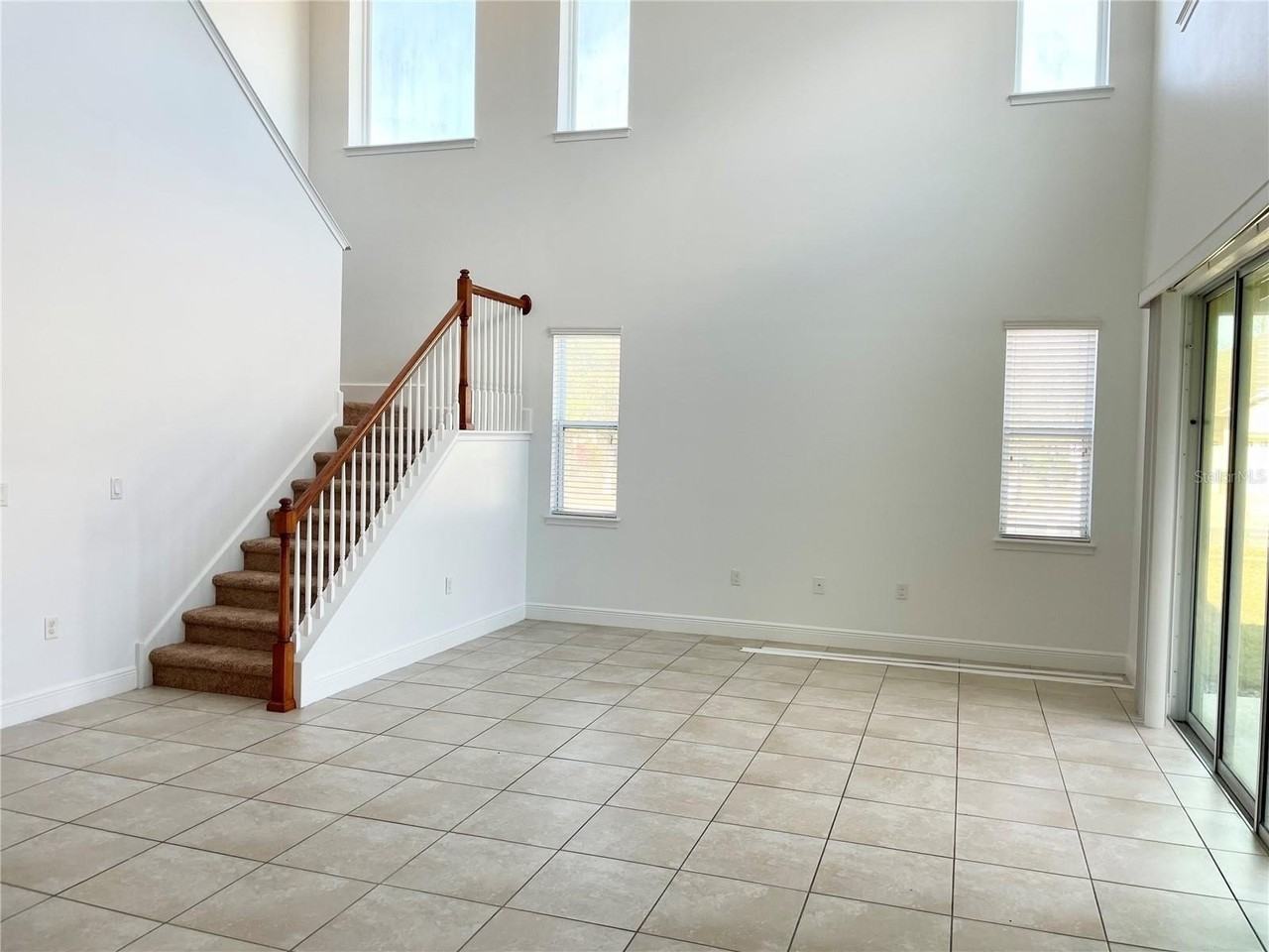 7952 Hampton Lake Dr - Photo 4 of 19